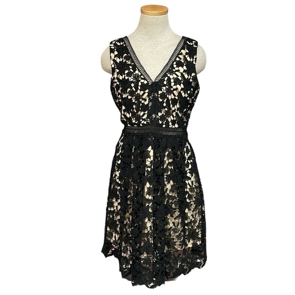 Alya Dress Women's Small Black Lace A-Line Sleeveless V-Neck Cut Out - Picture 1 of 16
